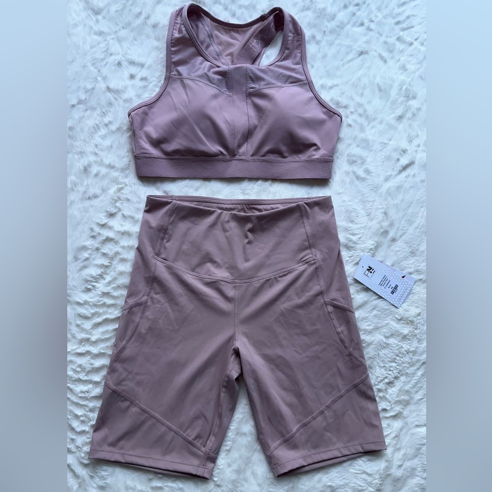 Conjunto deportivo dos piezas.